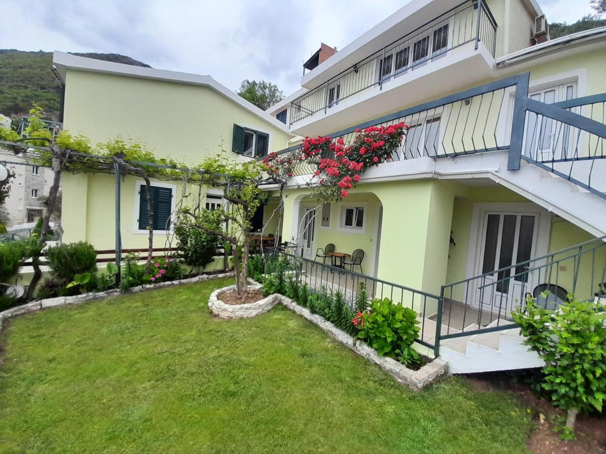 Apartments Simo Petrovac المظهر الخارجي الصورة